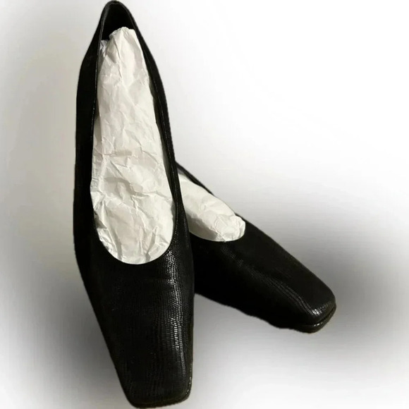 Stuart Weitzman Shoes - Stuart Weitzman Black Leather Heels